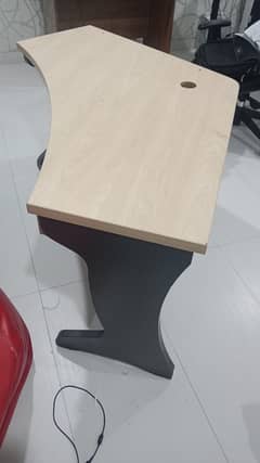USED branded Tables Executive Tables for Sale! Office table 9/10 Con 0