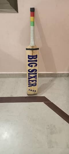 urgent sell big sixer bat with cover  in low price