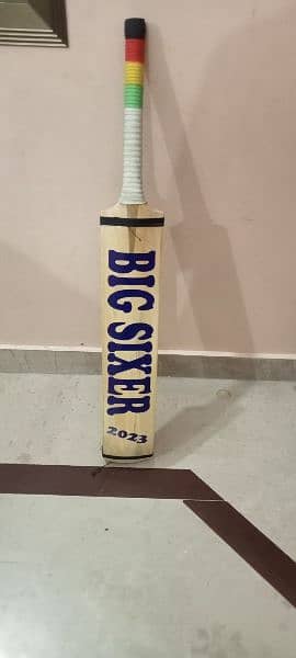 urgent sell big sixer bat with cover  in low price 3