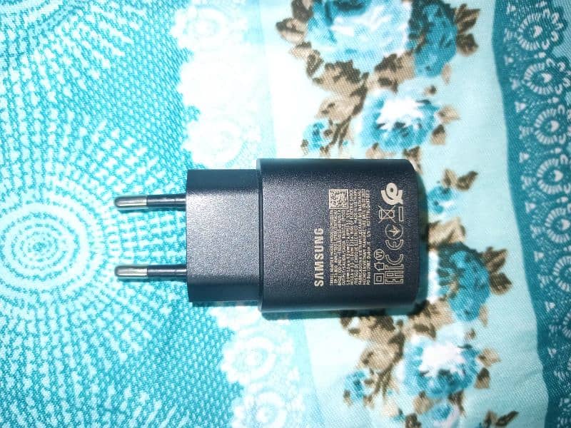 original charger Samsung s20plus 1
