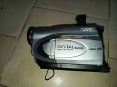 JVC-G.  
JVC GR-SXM260U Compact S-VHS Camcorder with 700x Digital Zoom