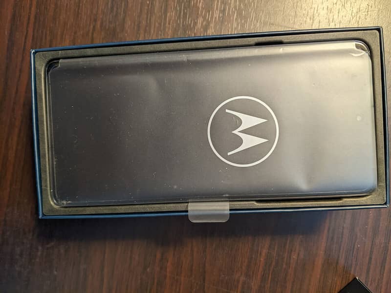 NEW 2022 Verizon Motorola Edge+ Plus 1