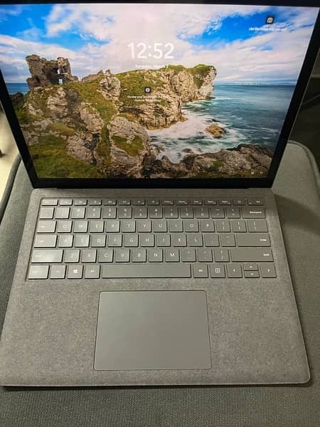 Microsoft Surface Laptop 3 i5 10th Gen 0