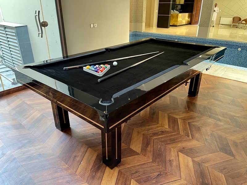 Pool table / snooker table / Billiards / piano / Club Maker 2