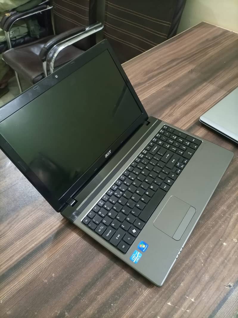 Acer Aspire 5750 Core i5 2nd Gen 6GB Ram 500GB HDD Intel HD Graphics 1