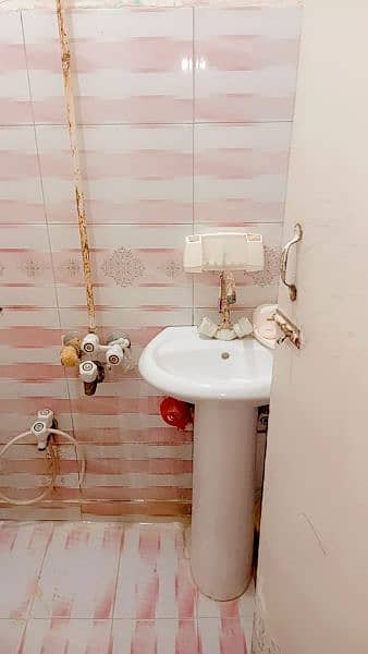 flat for urgent sale do contact on WhatsApp 0336 3809783