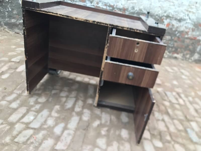 office table good condition very heavy. . 5