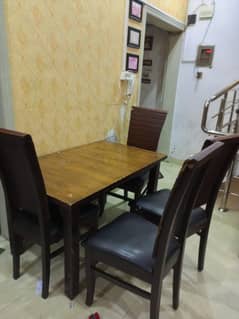Dining table & chairs set