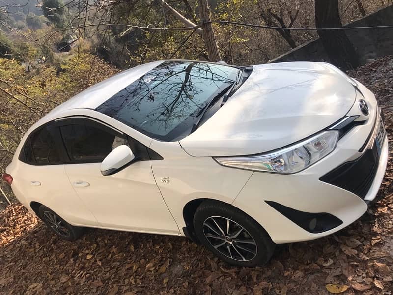 Toyota Yaris white model 2021 2