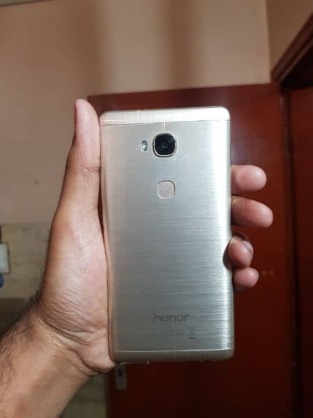 Honor 5x Dual Sim with box and Official PTA Approved for sale. 9