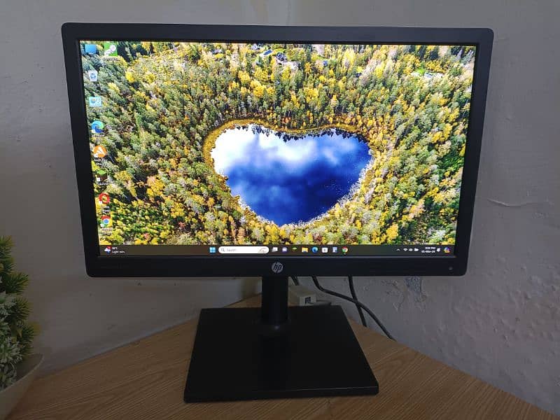 LED Monitor 22 inch HP  DISPLAY  FULL HD 12