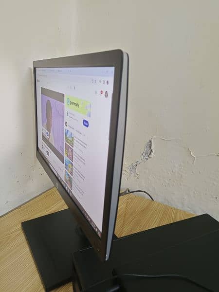 LED Monitor 22 inch HP  DISPLAY  FULL HD 14