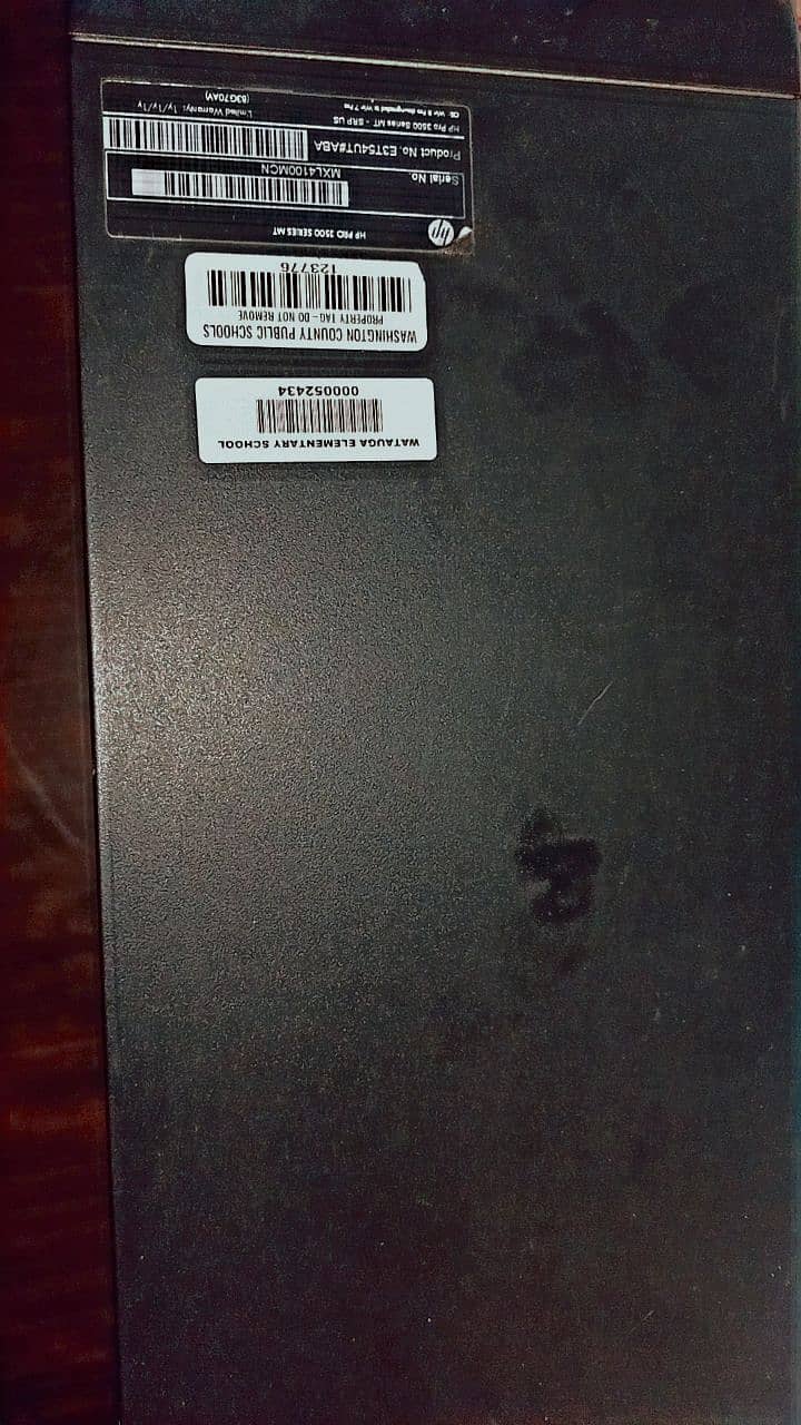 HP Computer in good condition. And 10 by 10 condition 2