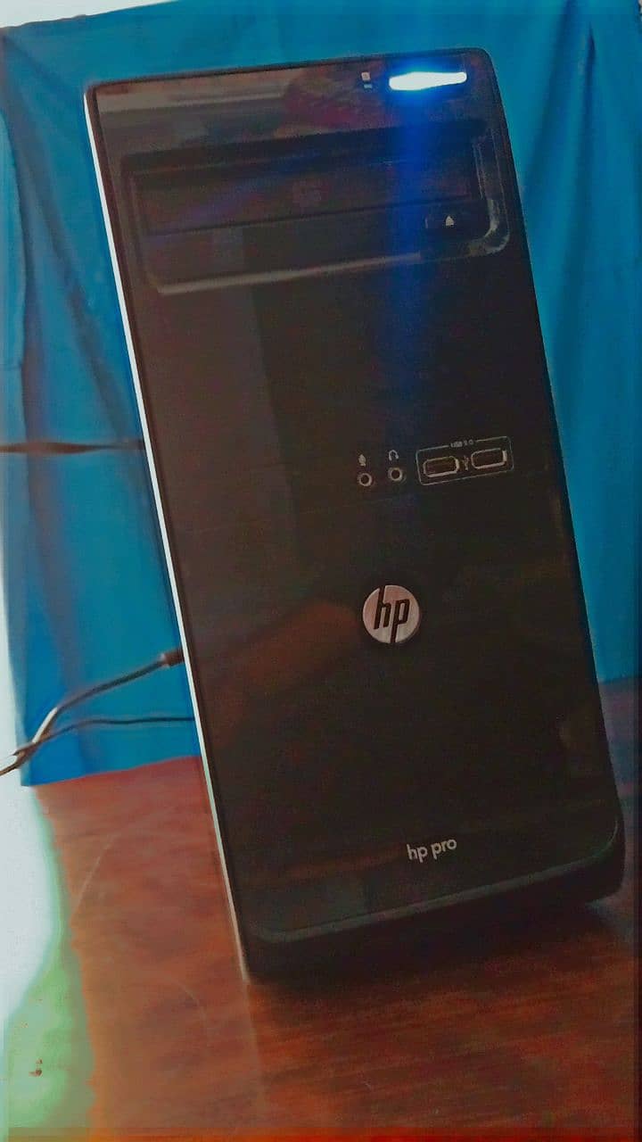 HP Computer in good condition. And 10 by 10 condition 4