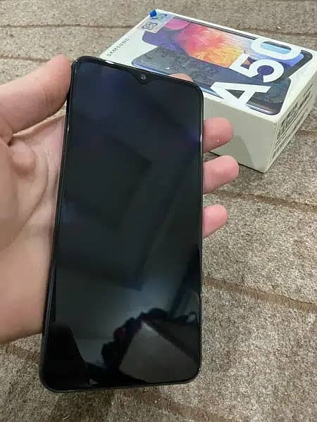Samsung Galaxy A50, 4/128 with box, PTA approved 1