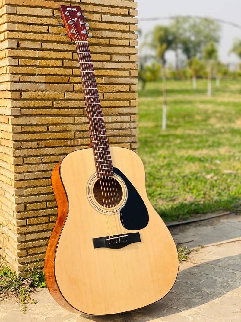 Yamaha F-310 p Acoustic Guitar ( Brand new condition) 3