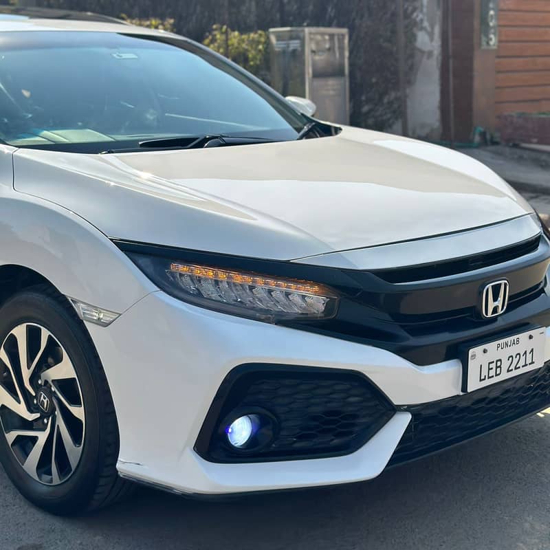 Honda Civic Oriel 1.8 i-VTEC CVT 2019 2