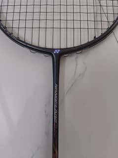 YONEX