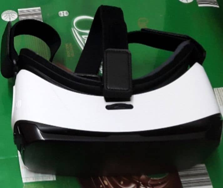 Samsung Gear VR SM-R322 (Virtual Reality Headset) 0