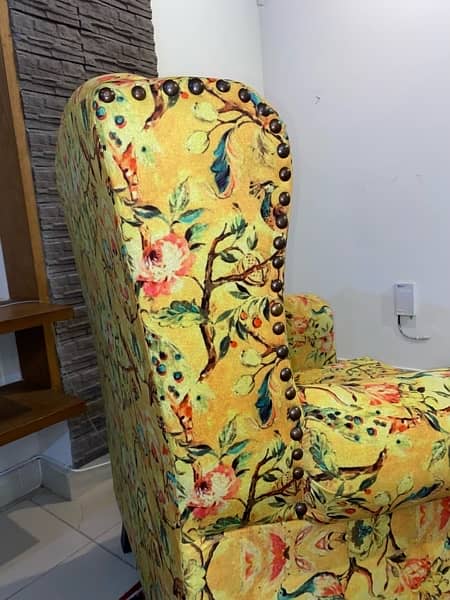 Elegant Yellow Chair with Exquisite Peacock Design! 1