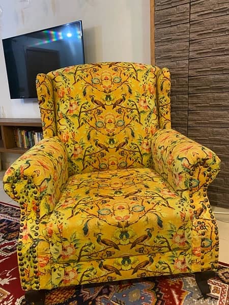 Elegant Yellow Chair with Exquisite Peacock Design! 2