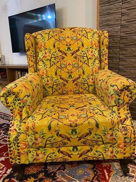Elegant Yellow Chair with Exquisite Peacock Design! 5