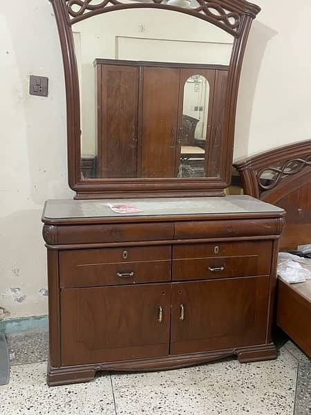 MASTER BEDROOM FURNITURE  10/10 CONDITION 1