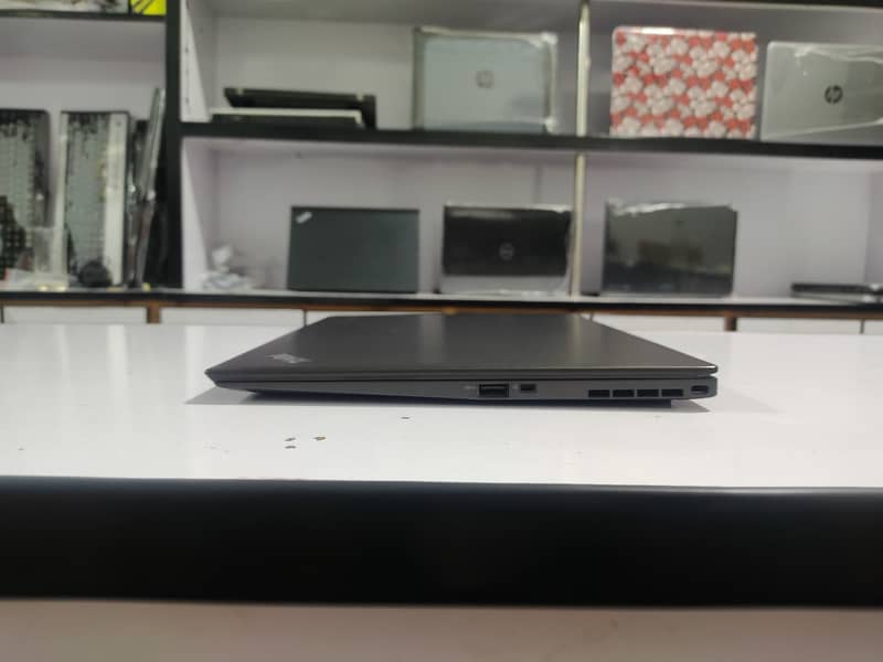 Lenovo X1 Carbon i5 4th 8gb ram 256gb ssd 17