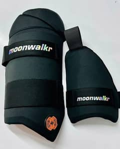 New Moonwalkr 2.0 thigh pad black edition full pin pack 0