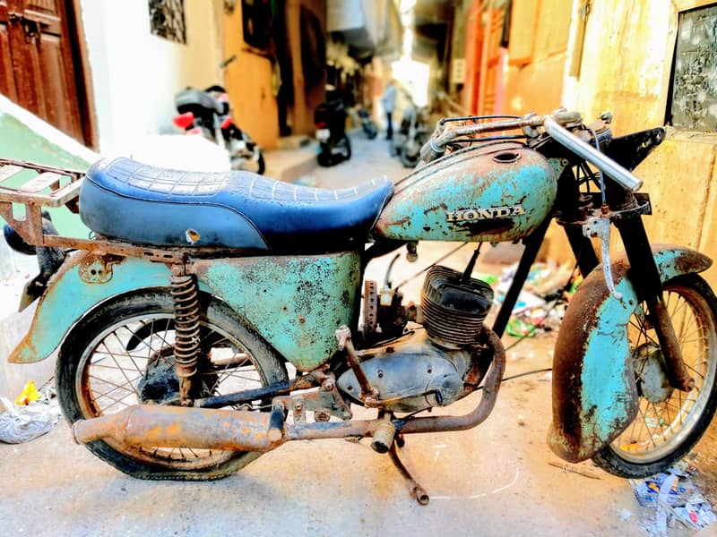 BSA 150cc  1957 model vintage bike 2