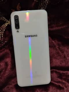 Samsung galaxy A50 with box