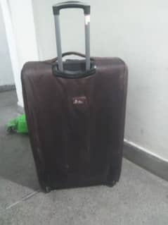 Suitcase Full size/traveling bag
