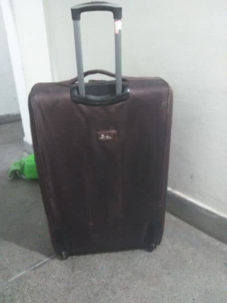 Suitcase Full size/traveling bag 0