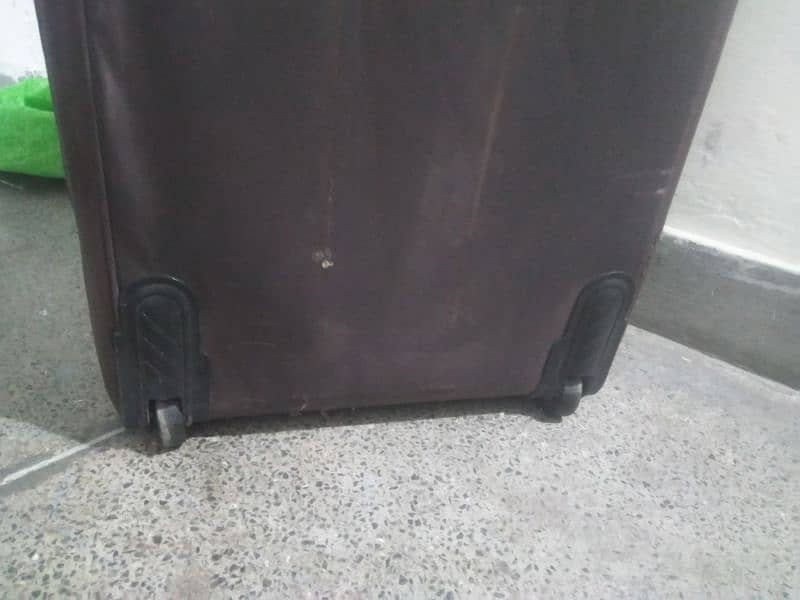 Suitcase Full size/traveling bag 2