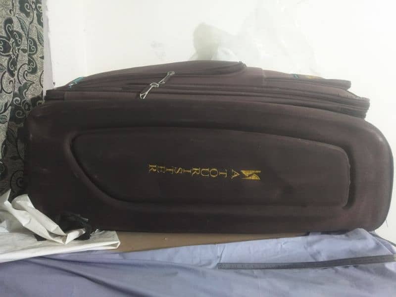 Suitcase Full size/traveling bag 3