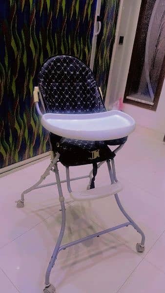 BABY FOOD CHAIR (folding) tyres 1