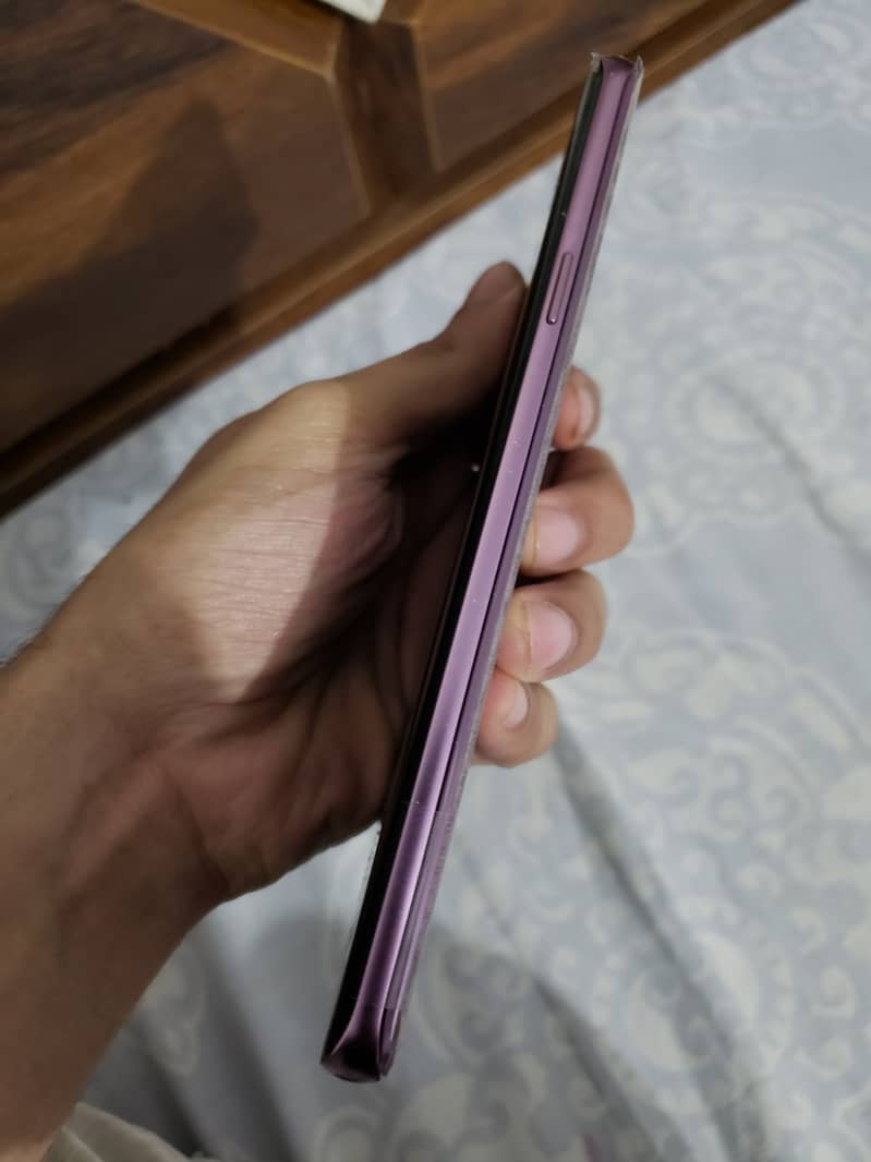 S9 Plus Complete Body without Panel. . . 2