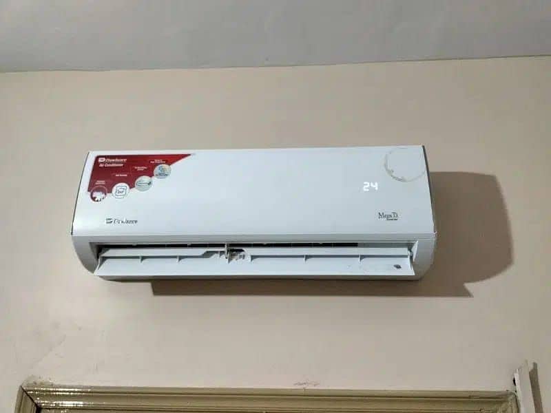 DAWLANCE 1.5 t0n inverter AC heat and cool 0