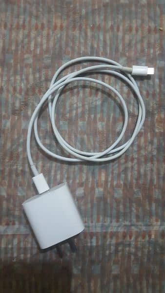 Apple 20w (Original charger) 4