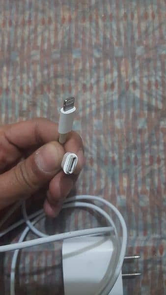 Apple 20w (Original charger) 8