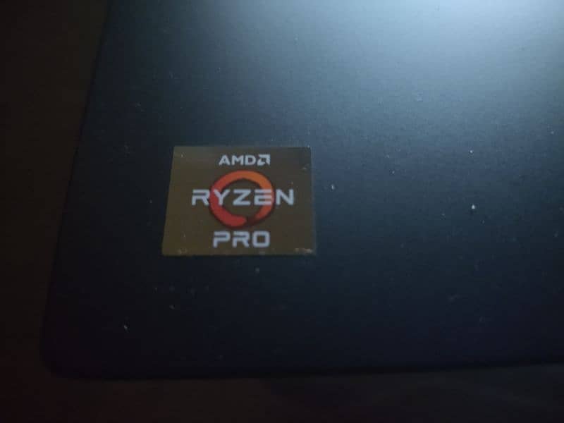 AMD Ryzen 7 PRO 3700U w/ Radeon Vega 10 Graphics 2