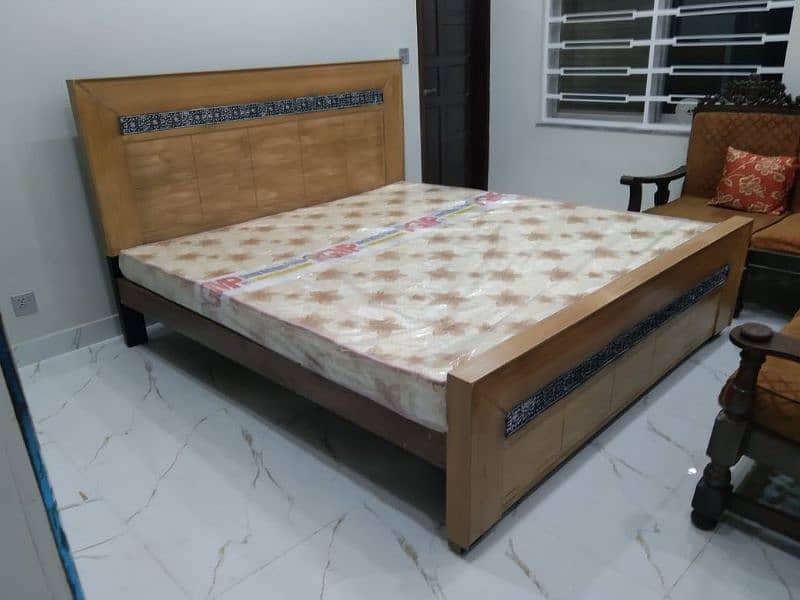 Double bed/wooden beds/bed set/factory rates/wooden bed/side table 10