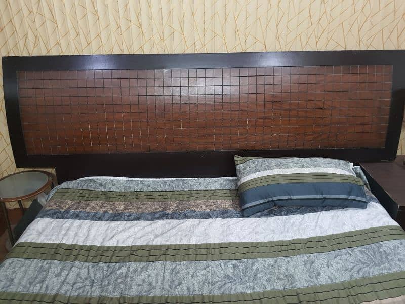 King Size Bed set, Side Tables, wihout mattress 0