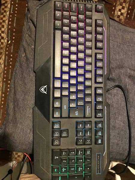 Gaming keyboard brand new with a free mouse as a gift 0