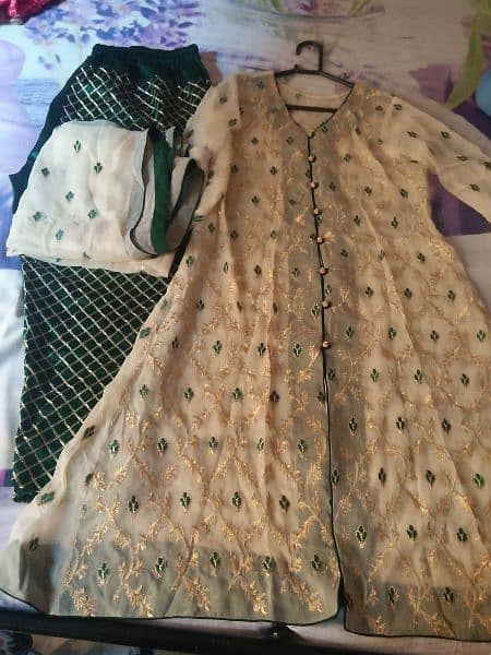 masury gaon with inner shirt and dupatta and silk embroided trouser. 0
