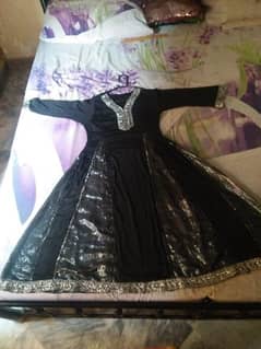 Silk black panel frock. L=44 S=13 B=17W=17 arm(L)=18