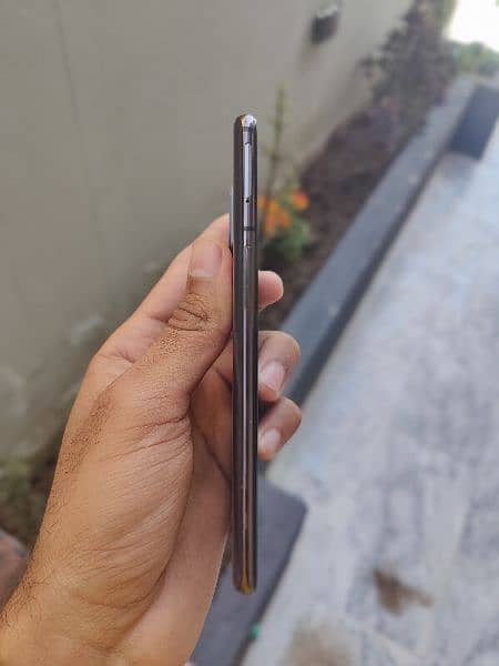 Oneplus 7 with Original Box/Charger 2