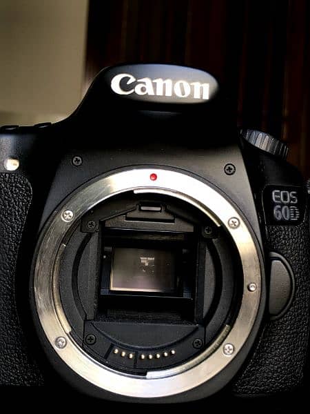 Canon 60D | 18-55mm lens | Body, Charger, Battery 4