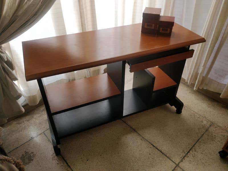 Imported Computer Table 0