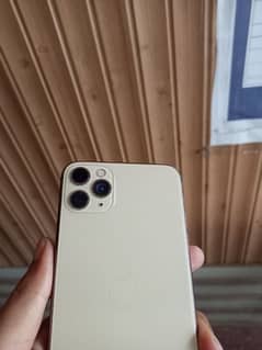 iphone 11 pro max 64 gb condition good battery and display change